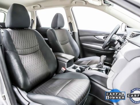 Used 2020 Nissan Rogue S image 32