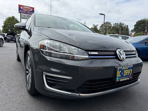 Used 2019 Volkswagen e-Golf SE w/ Driver Assistance Package image 9