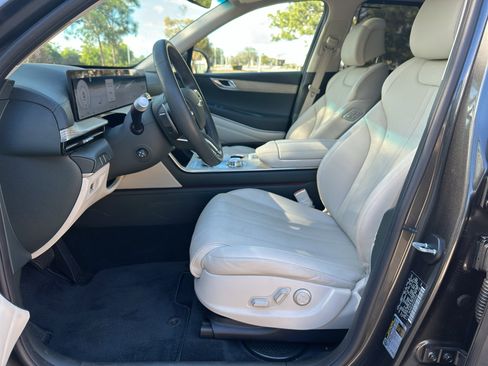 Used 2025 Genesis GV80 2.5T Select image 4