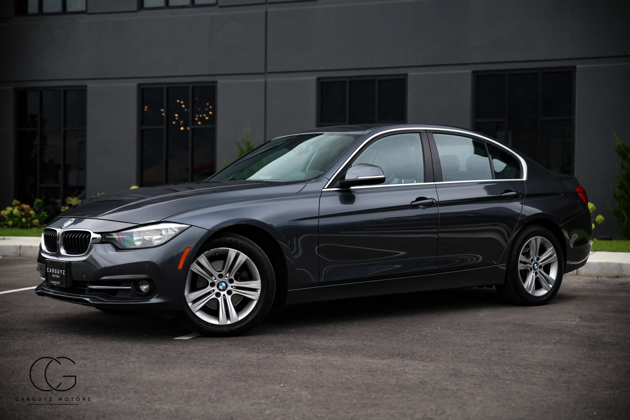 Used 2017 BMW 330i Sedan RWD image 4