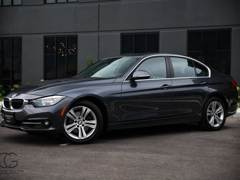 Used 2017 BMW 330i Sedan RWD image 4