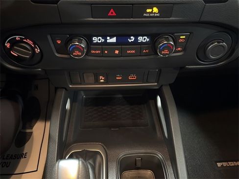 Used 2022 Nissan Frontier SV w/ Technology Package image 15