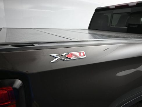 Used 2021 GMC Sierra 1500 SLT w/ SLT Premium Package AWD/4WD image 2