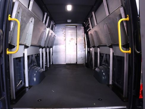 Used 2019 Mercedes-Benz Sprinter 170 image 24