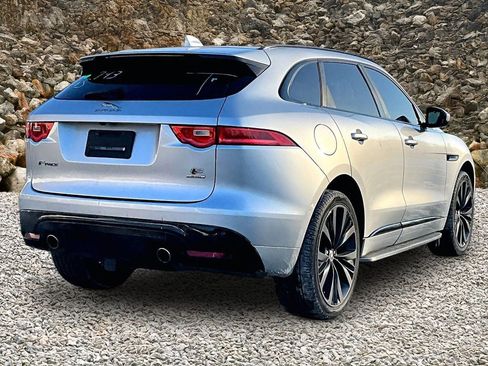 Used 2019 Jaguar F-PACE S image 2