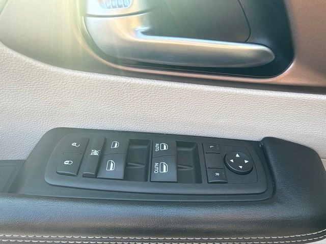 Used 2023 Chrysler Voyager LX FWD image 22