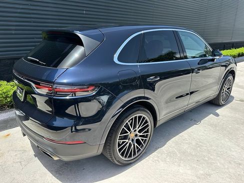 Certified 2022 Porsche Cayenne AWD/4WD image 10