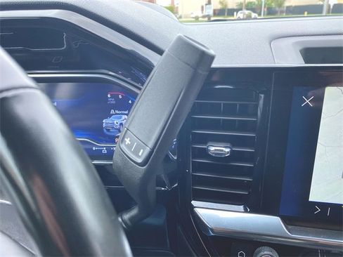 Used 2025 Chevrolet Silverado 2500 High Country w/ Technology Package image 16