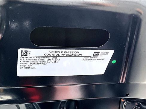 Used 2025 Chevrolet Equinox EV LT image 33