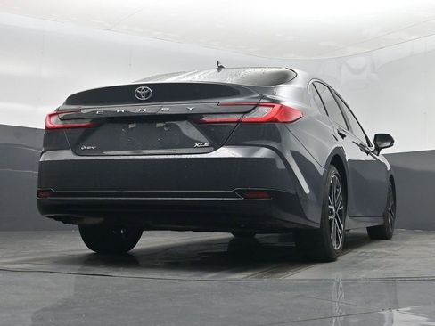 Used 2025 Toyota Camry XLE image 47