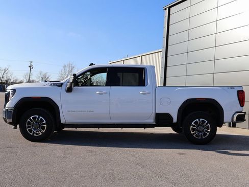 Used 2024 GMC Sierra 2500 SLE image 2