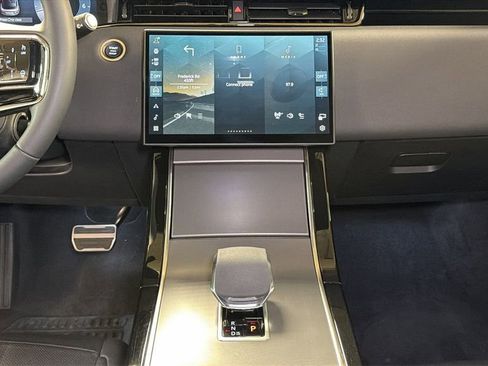 Used 2024 Land Rover Range Rover Evoque Dynamic SE image 18