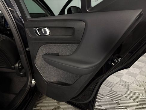 Used 2025 Volvo XC40 B5 Core image 26