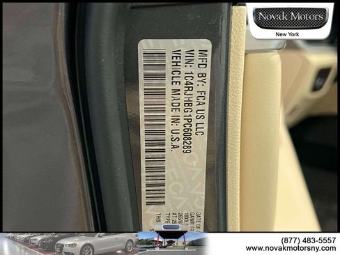 Used 2023 Jeep Grand Cherokee Limited w/ Luxury Tech Group II image 21