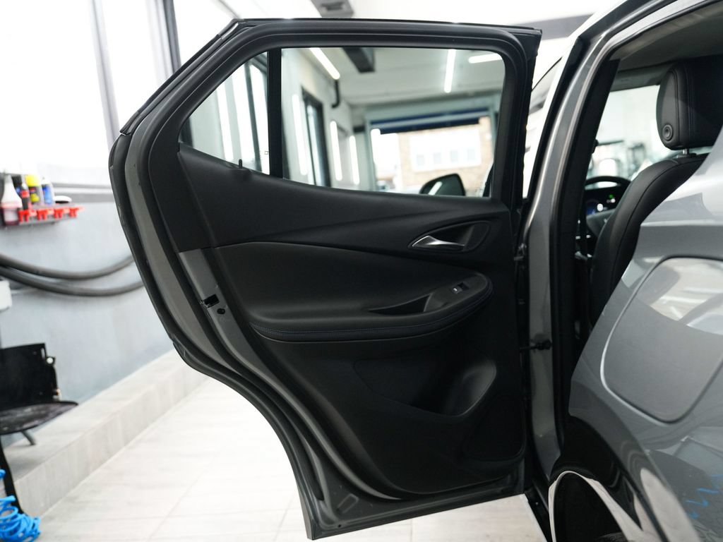 Used 2025 Buick Encore GX Sport Touring w/ Advanced Technology Package AWD/4WD image 13