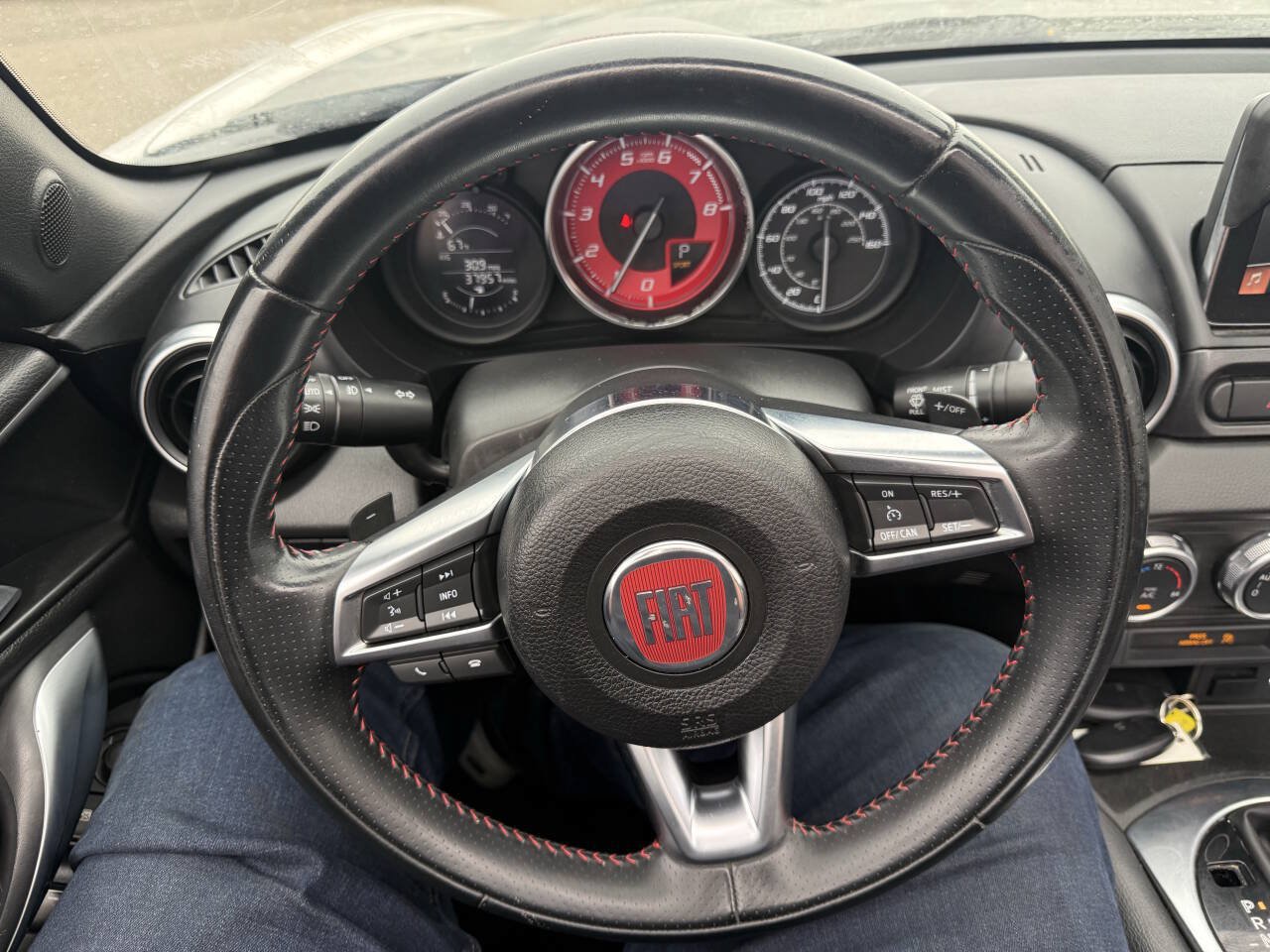 Used 2017 FIAT 124 Spider Abarth RWD image 21