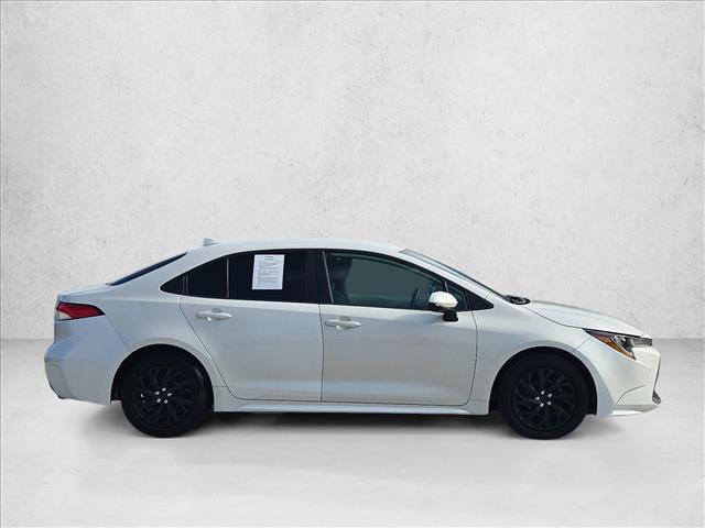 Used 2021 Toyota Corolla LE FWD image 4