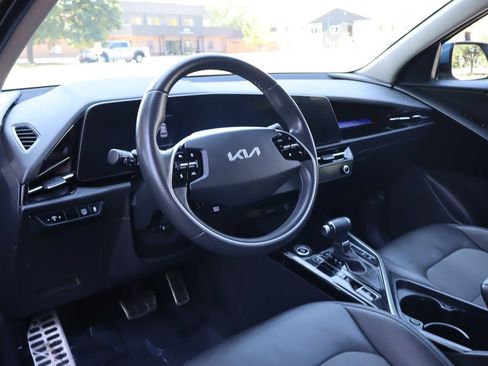 Used 2023 Kia Niro EX Touring FWD image 15