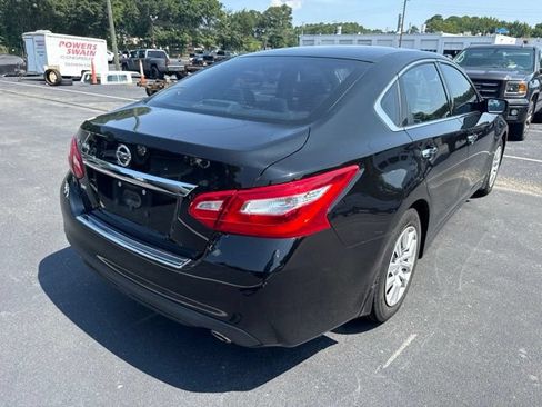 Used 2016 Nissan Altima 2.5 S w/ Power Driver Seat Package FWD image 5