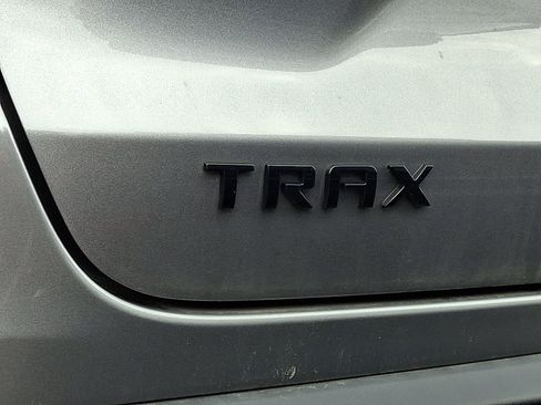 Used 2025 Chevrolet Trax RS FWD image 10