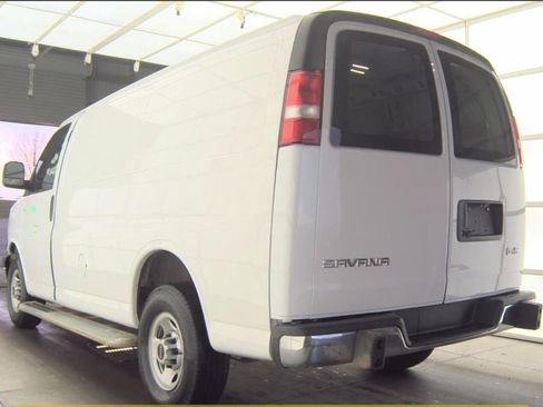 Used 2024 GMC Savana 2500 w/ Driver Convenience Package image 6