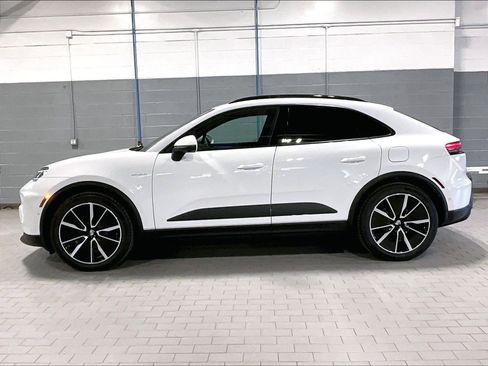 New 2025 Porsche Macan 4 Electric image 2