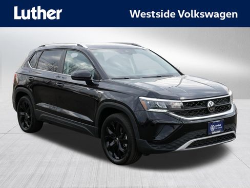 Certified 2023 Volkswagen Taos SE w/ Panoramic Sunroof Package image 1
