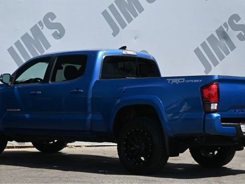Used 2018 Toyota Tacoma TRD Sport w/ Technology Package RWD image 7