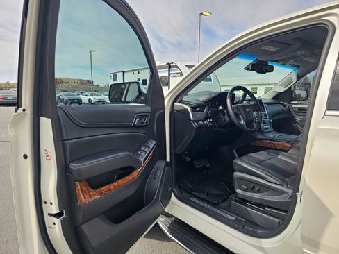 Used 2015 Chevrolet Tahoe LTZ AWD/4WD image 18