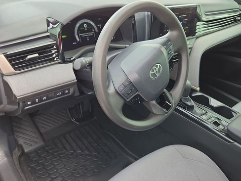Used 2026 Toyota Camry LE image 9