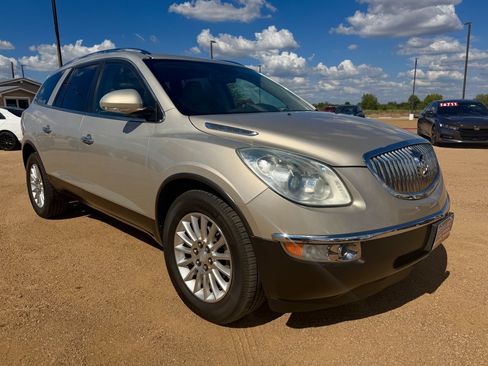 Used 2011 Buick Enclave CXL FWD image 3