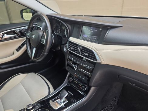 Used 2019 INFINITI QX30 AWD w/ Navigation Package image 24