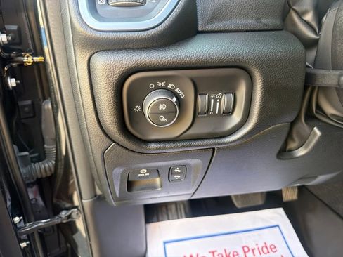 Used 2025 RAM 1500 Big Horn AWD/4WD image 25