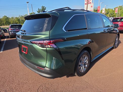 Certified 2026 Toyota Sienna XLE AWD/4WD image 3