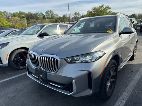 Used 2024 BMW X5 xDrive40i w/ Premium Package image 4