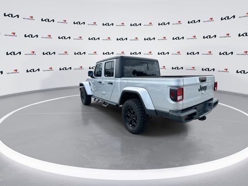 Used 2022 Jeep Gladiator Sport AWD/4WD image 6
