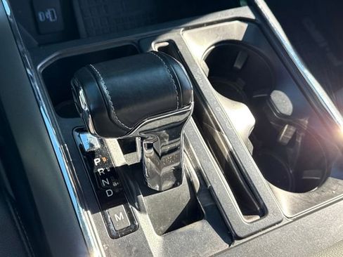 Used 2022 Ford F150 Lariat w/ Equipment Group 502A High image 36