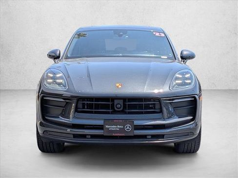 Used 2023 Porsche Macan AWD/4WD image 2
