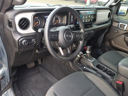 Used 2024 Jeep Gladiator Sport image 12