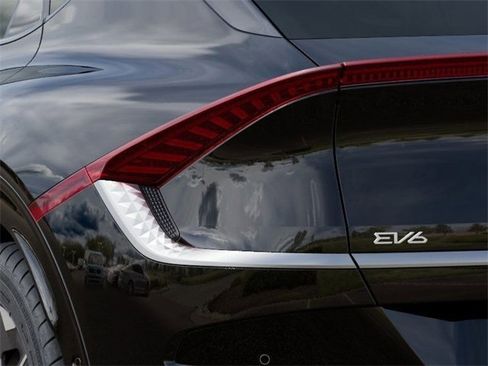 New 2025 Kia EV6 Light w/ Light LR Technology Package image 11