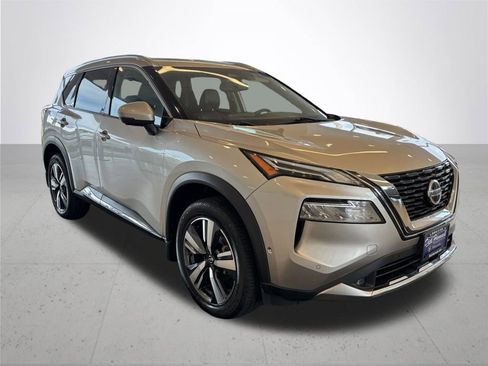 Used 2021 Nissan Rogue Platinum image 5