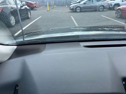 Used 2025 Toyota Camry LE image 33