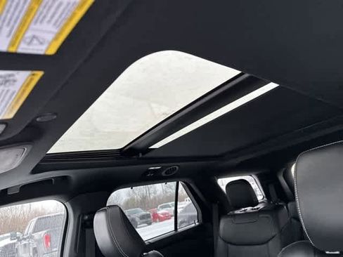 Used 2020 Ford Explorer ST w/ ST Street Pack image 6