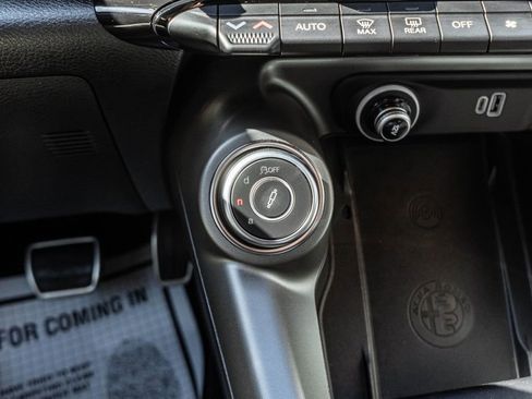 Used 2024 Alfa Romeo Tonale Veloce image 10