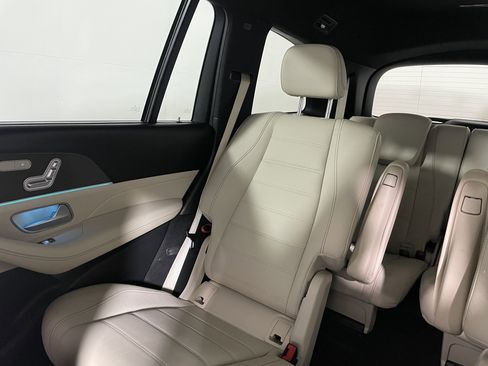 Certified 2023 Mercedes-Benz GLS 450 4MATIC image 13