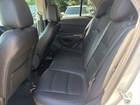 Used 2016 Chevrolet Trax LTZ AWD/4WD image 12