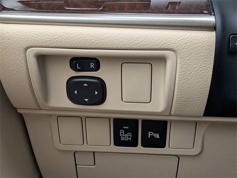 Used 2013 Lexus ES 350 w/ Luxury Pkg image 23