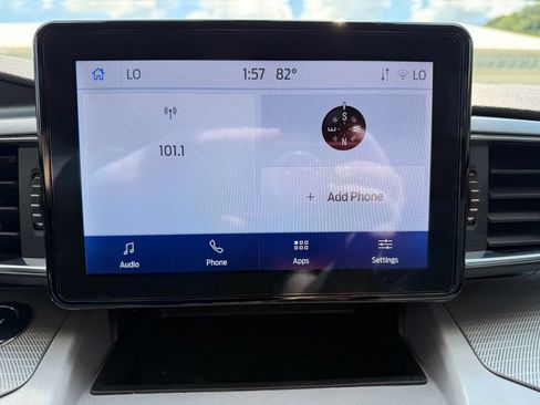 Used 2023 Ford Explorer XLT w/ Equipment Group 202A AWD/4WD image 29