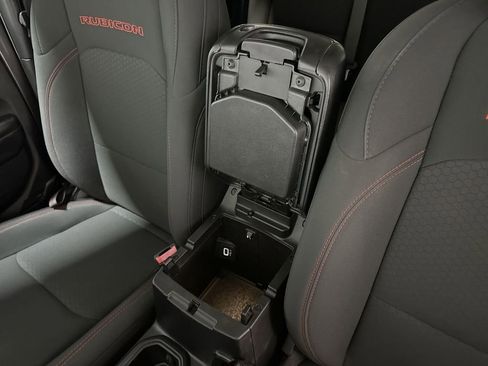 Used 2021 Jeep Wrangler Unlimited Rubicon image 36