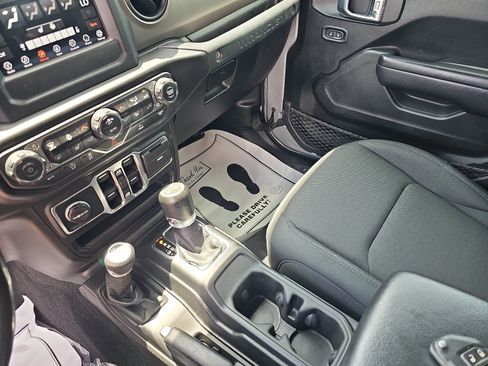 Used 2021 Jeep Wrangler Unlimited Sport AWD/4WD image 21